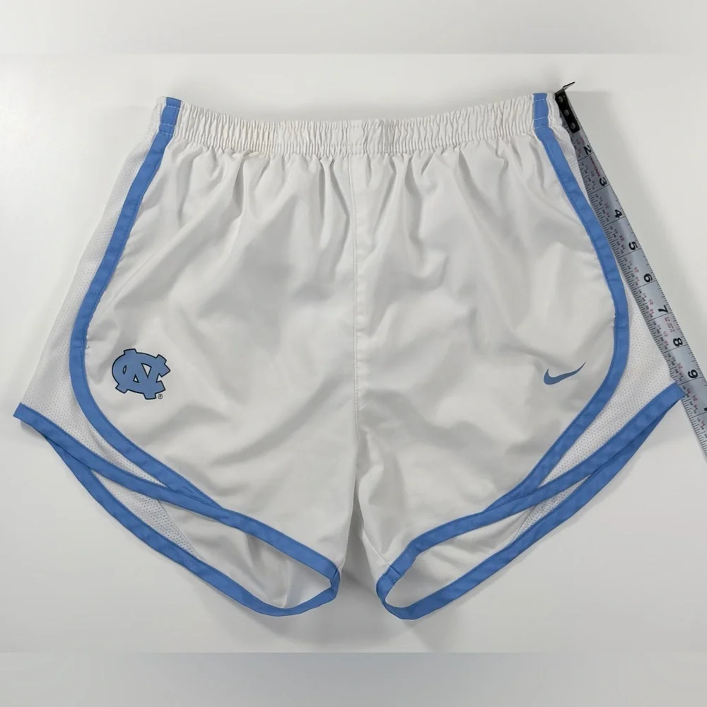 UNC Tar Heels Women XS Nike Tempo Running Shorts White Carolina Blue DriFIT NCAA